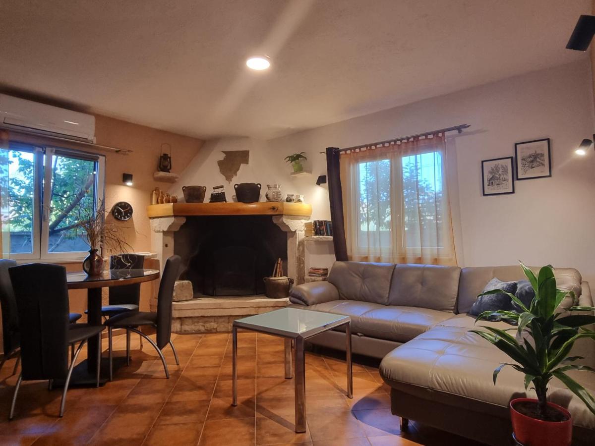 Apartmani M&C 파자나 외부 사진